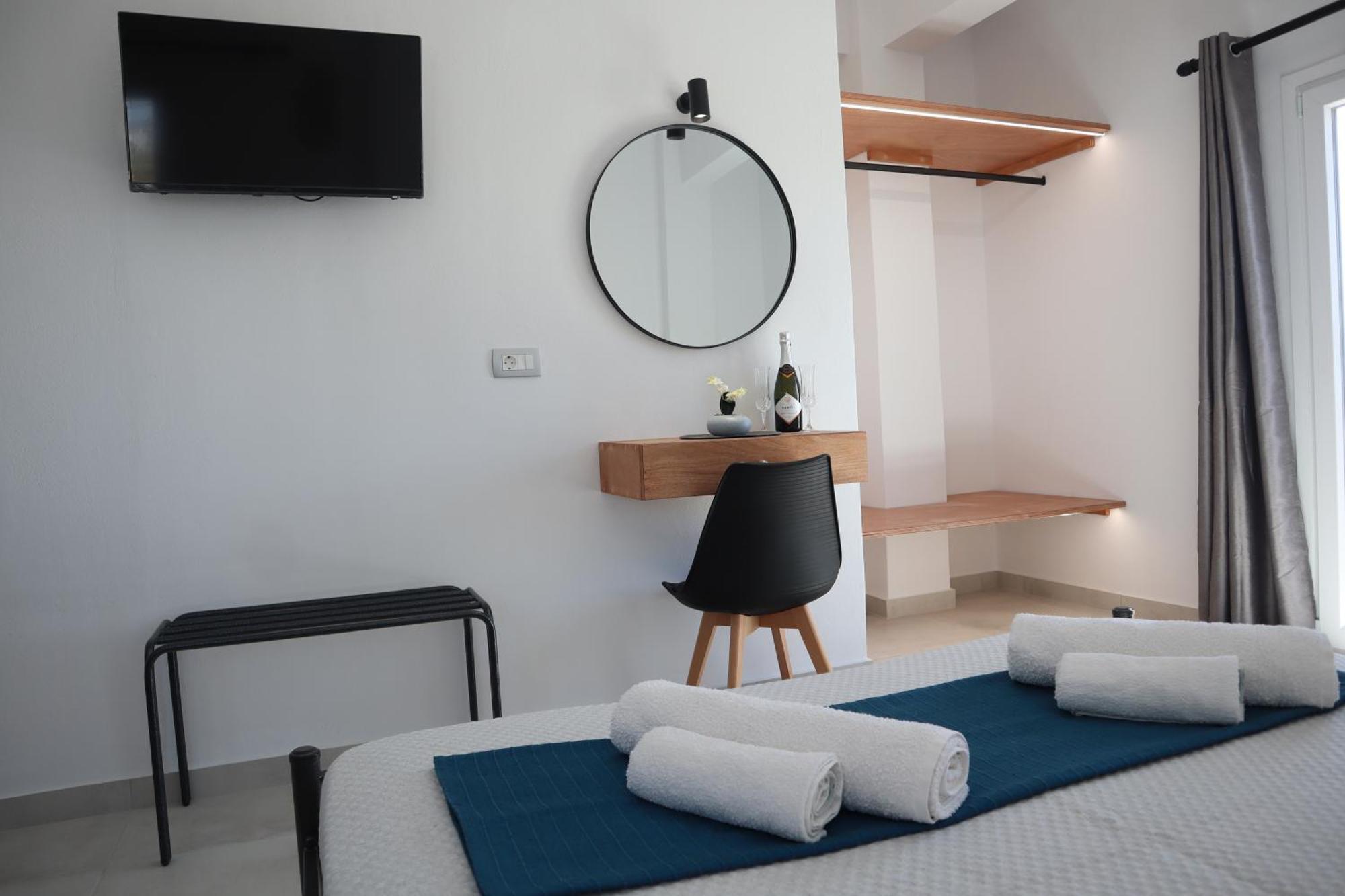 Pension St.George Rooms & Studios Perivolos  Exterior photo