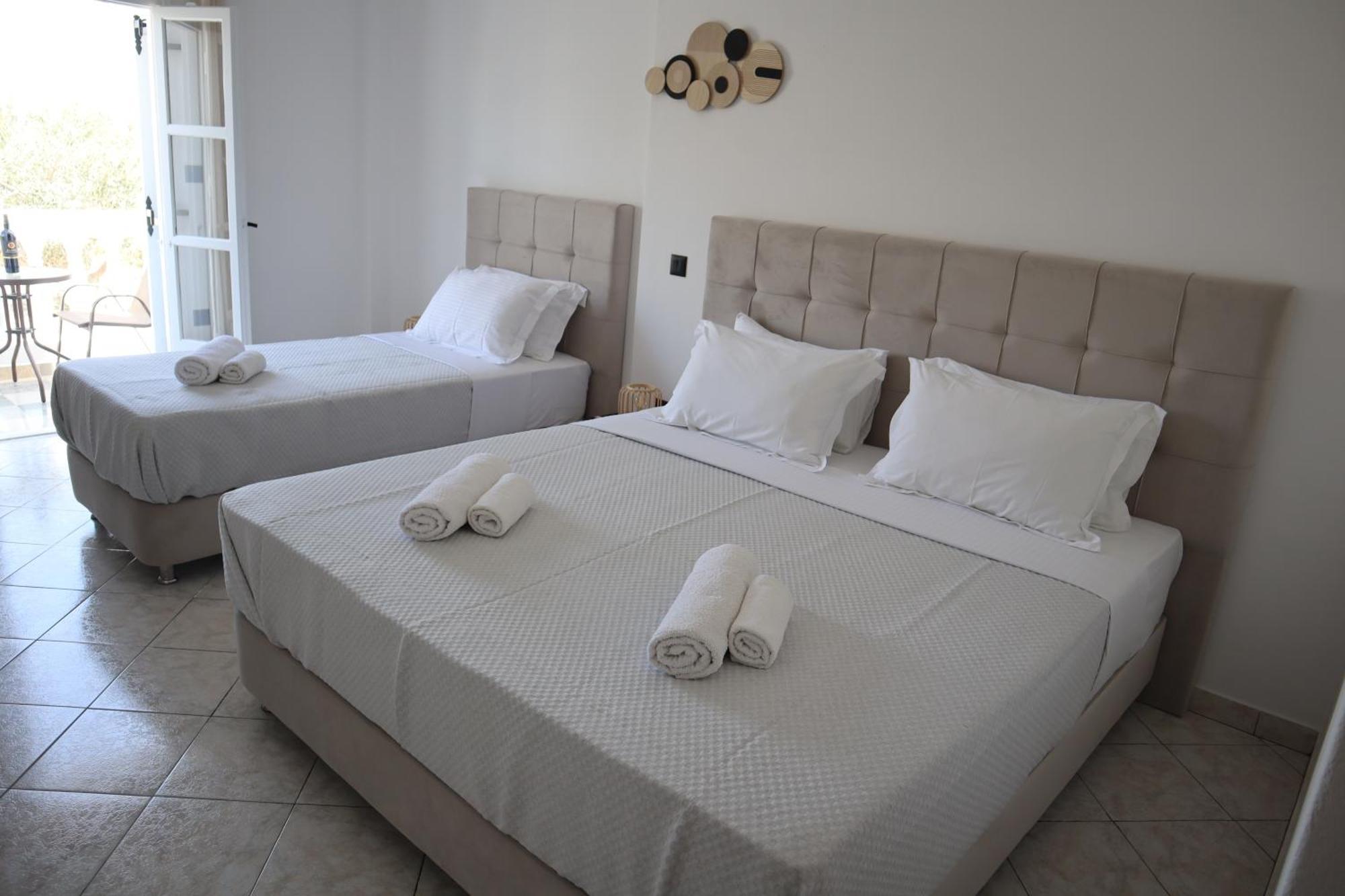 Pension St.George Rooms & Studios Perivolos  Exterior photo